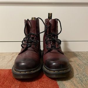 Dr. Martens Smooth Leather 8 hole boots